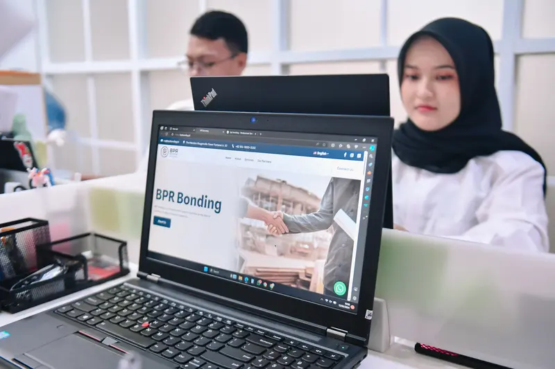 BPR-35-ezgif.com-resize